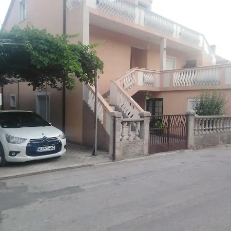 Apartment Vuk *