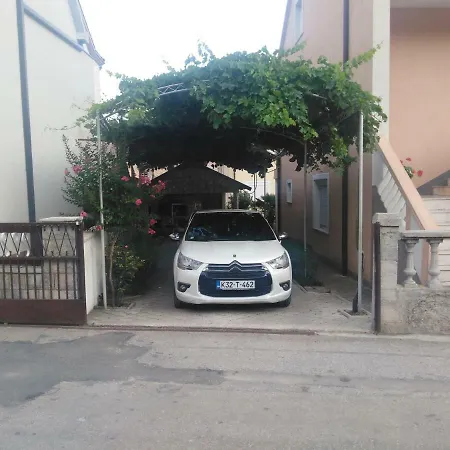 شقة Vuk تريبينيي